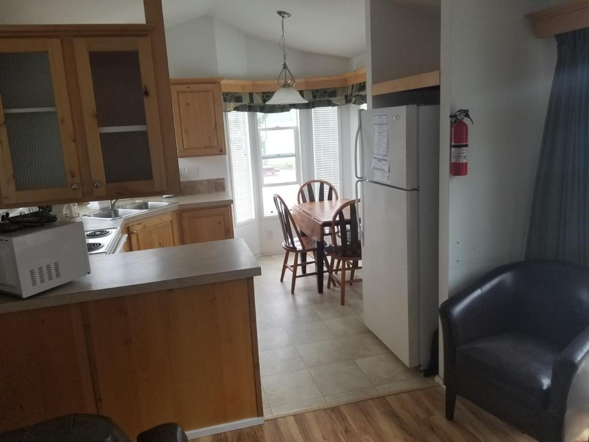 Paradise Cove Rv Resort & Marina Wheeler Bagian luar foto
